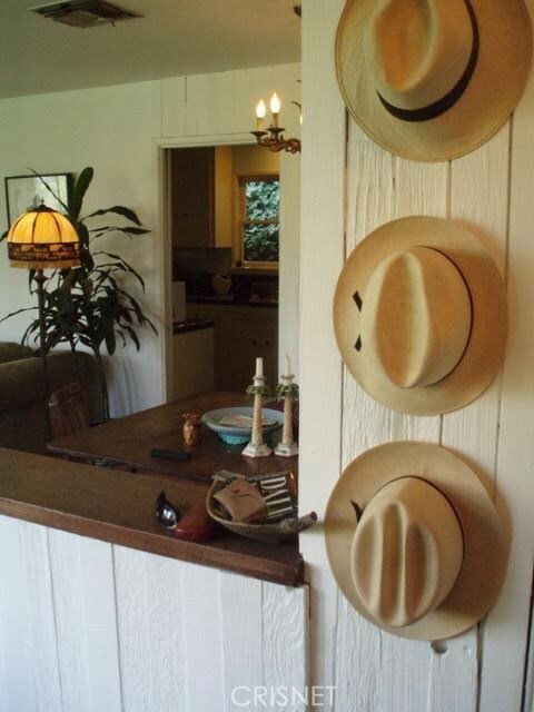 5036 Medina Rd, Woodland Hills, CA 91364 - photo 4