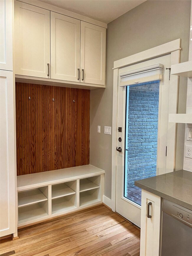 1421 Branard St, Houston, TX 77006 - photo 7