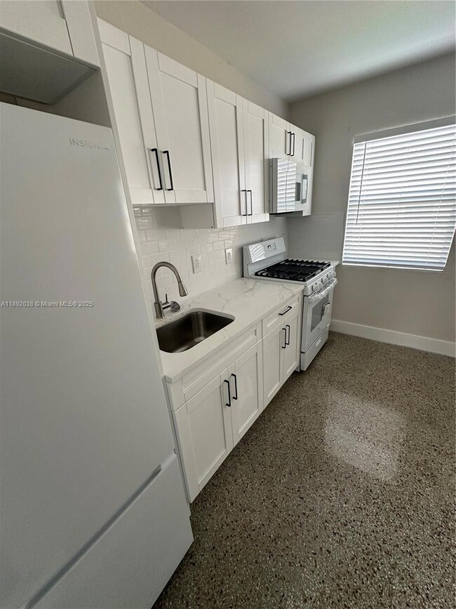 211 SW 18th Ave unit 2, Miami, FL 33135 - photo 4