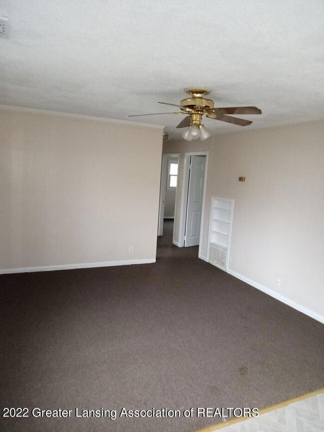 611 Lenore Ave, Lansing, MI 48910 - photo 2