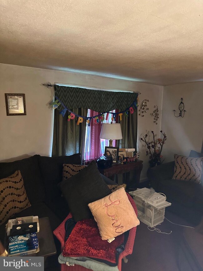 213 Oliver Ave, Trenton, NJ 08618 - photo 4