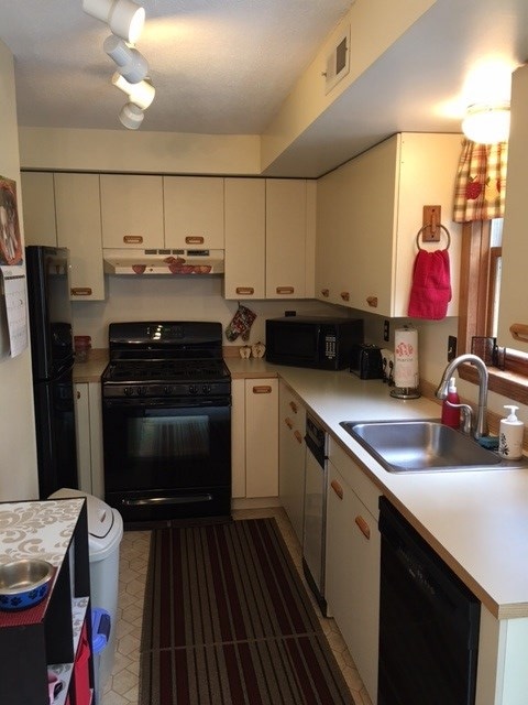 2 Birchwood Dr unit 2, Milford, NH 03055 - photo 5