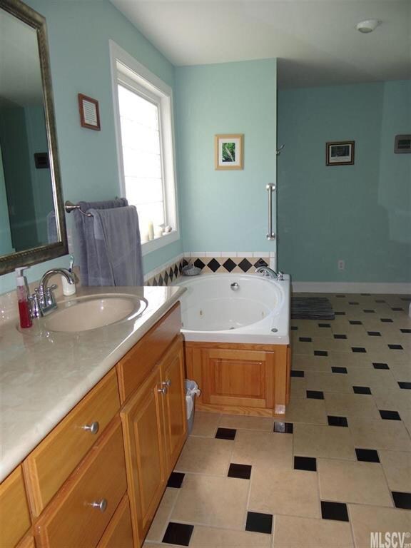 125 White Hall Ln, Hudson, NC 28638 - photo 7