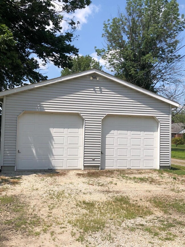 206 N Lynn St, Osgood, IN 47037 - photo 4