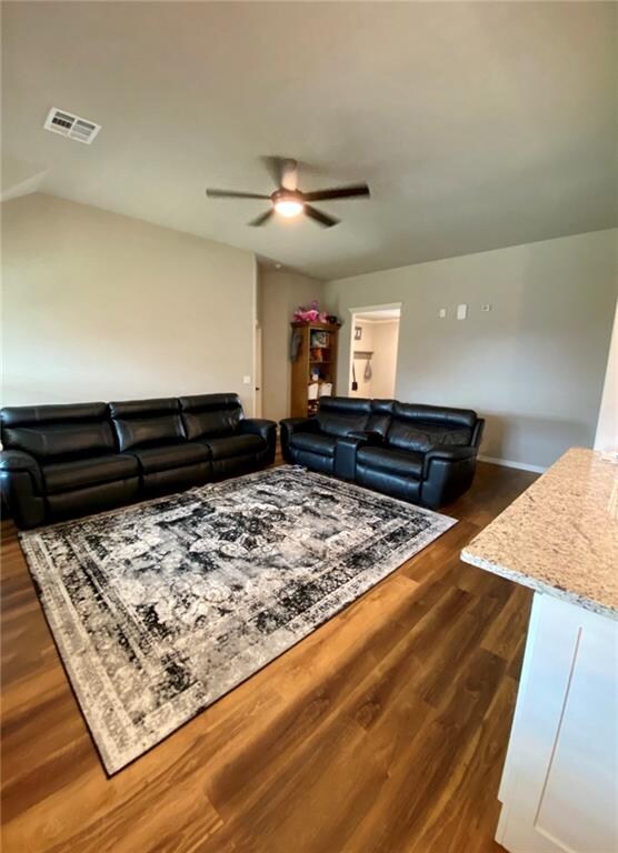 1917 Shadow Wood Ln, Shawnee, OK 74804 - photo 3