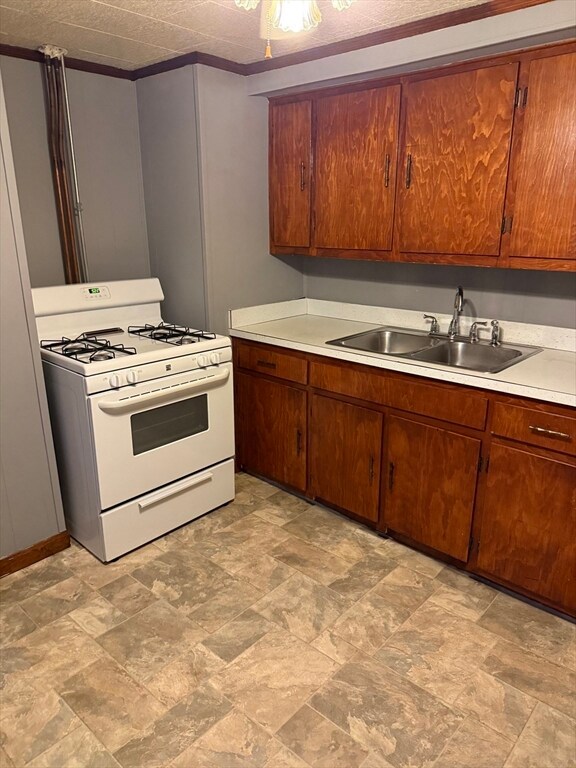 112 Kilburn St unit 1, Fall River, MA 02724 - photo 2