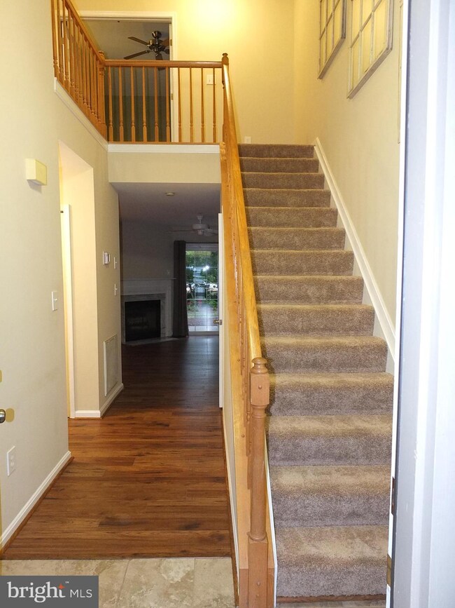 20052 Gateshead Cir, Germantown, MD 20876 - photo 2