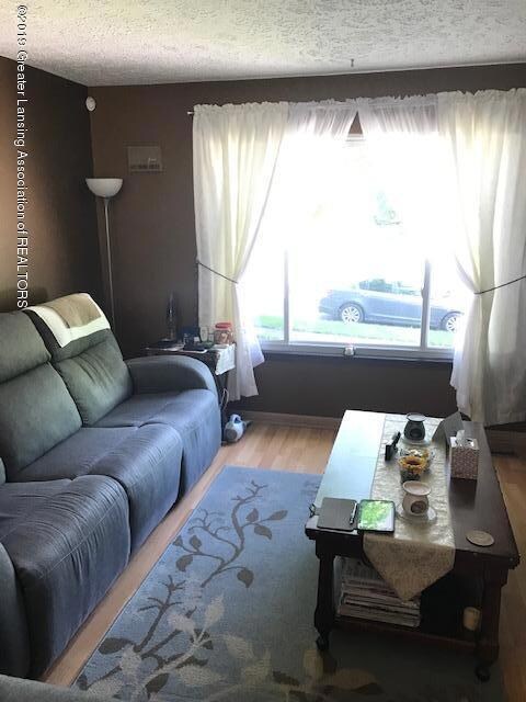 4211 Walton Dr, Lansing, MI 48910 - photo 4