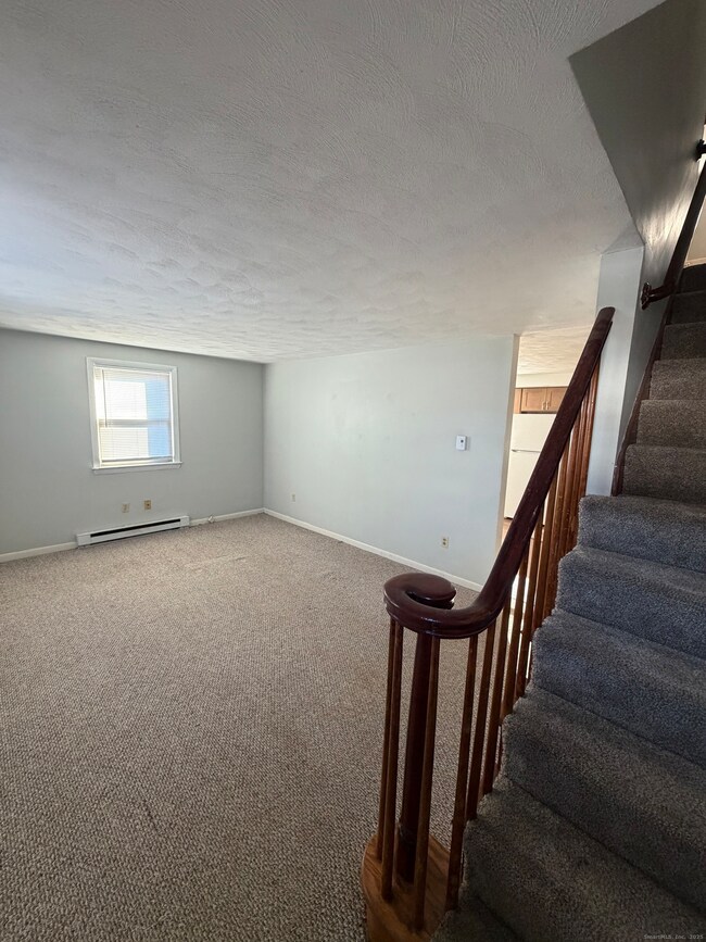10 Crown St unit 10, Bristol, CT 06010 - photo 5