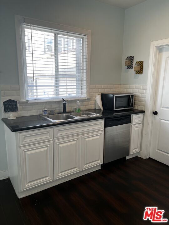 1952 S Bronson Ave, Los Angeles, CA 90018 - photo 5