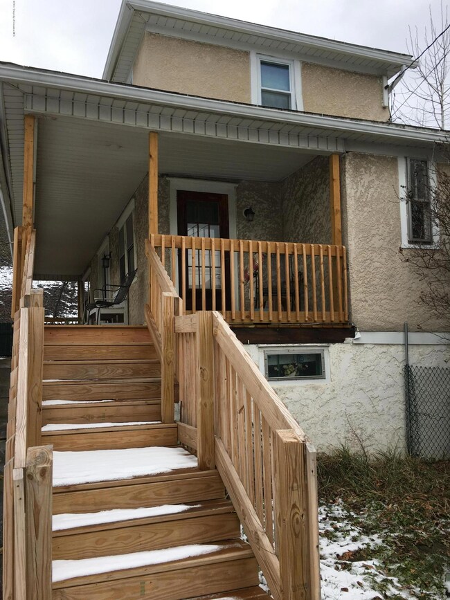 945 Carmalt St, Dickson City, PA 18519 - photo 6