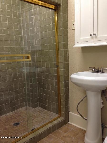 20150808002016536626000000-o