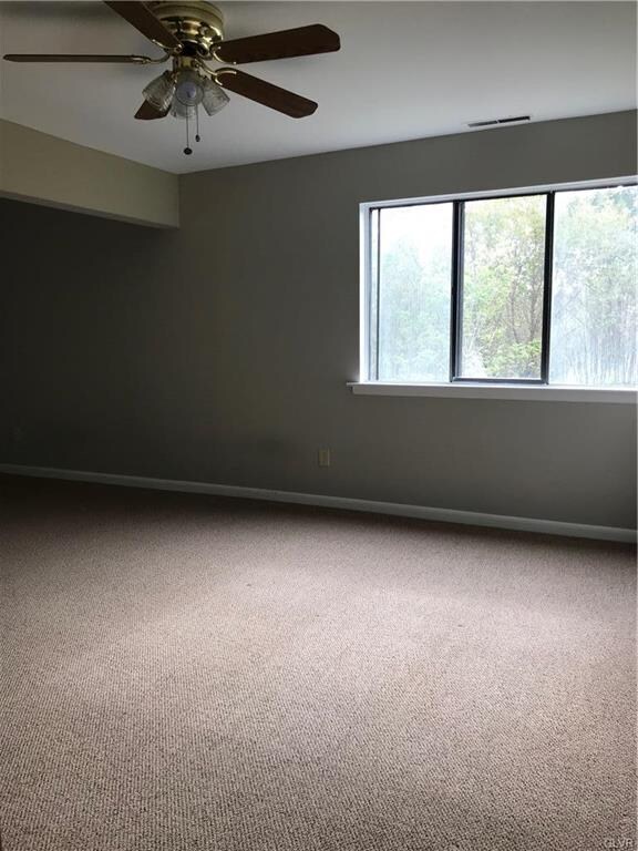 1547 Creekside Rd unit B43, Whitehall, PA 18052 - photo 6