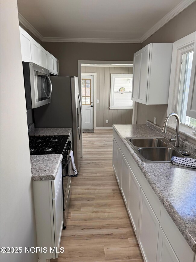 424 S Allen St, Bryan, OH 43506 - photo 6