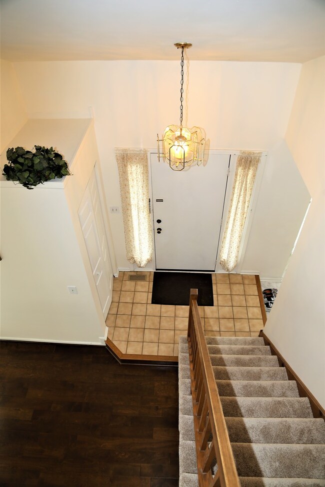 1901 Wisteria Ct unit 3, Naperville, IL 60565 - photo 2