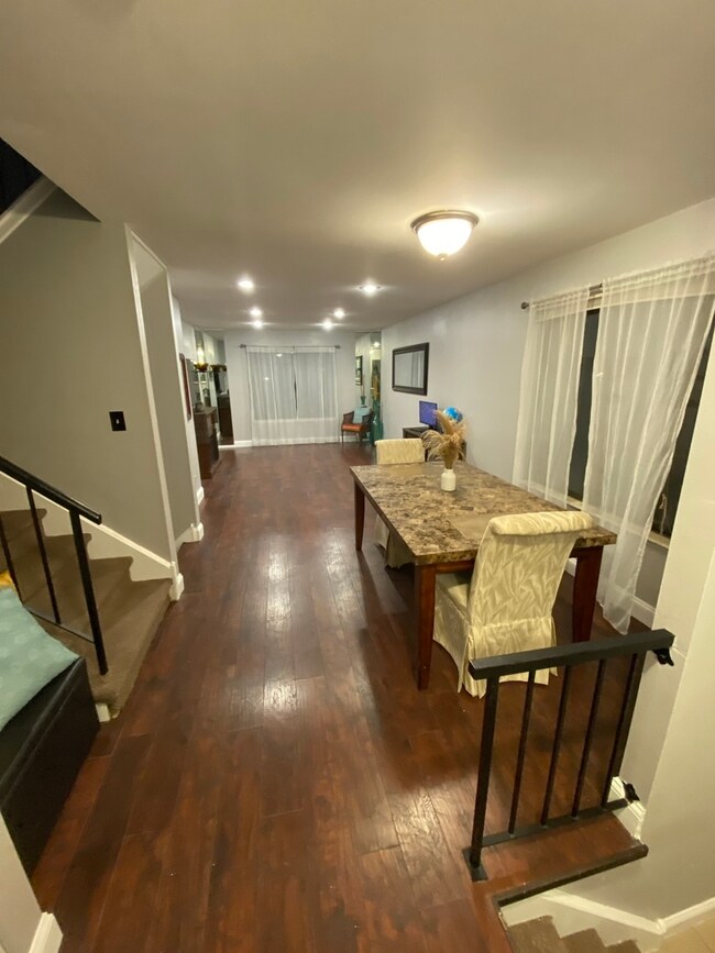 18525 Meadow Ln, Hazel Crest, IL 60429 - photo 5