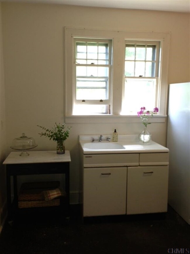 83 Euclid Ave, Troy, NY 12180 - photo 7