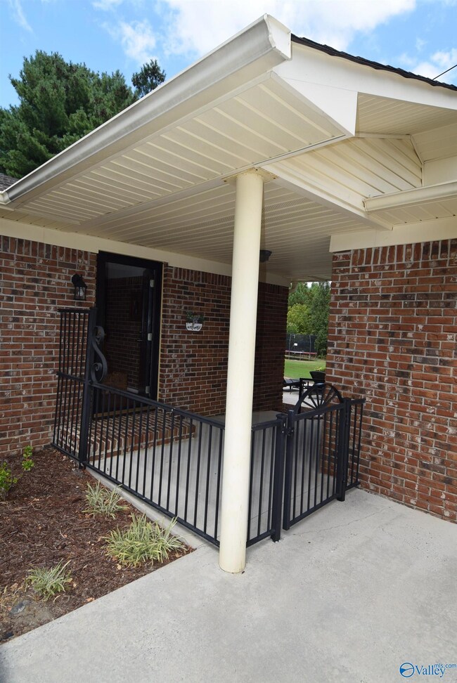 8177 Simpson Point Rd, Grant, AL 35747 - photo 6