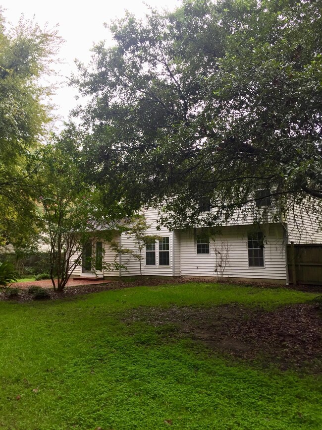 109MallockCourtBackyard