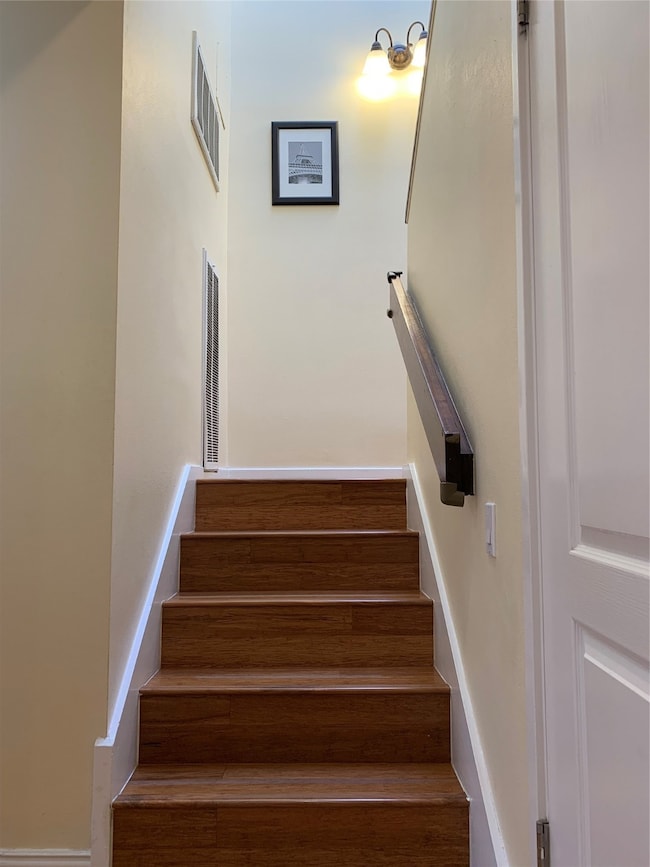 390 Litchfield Ln, Houston, TX 77024 - photo 5