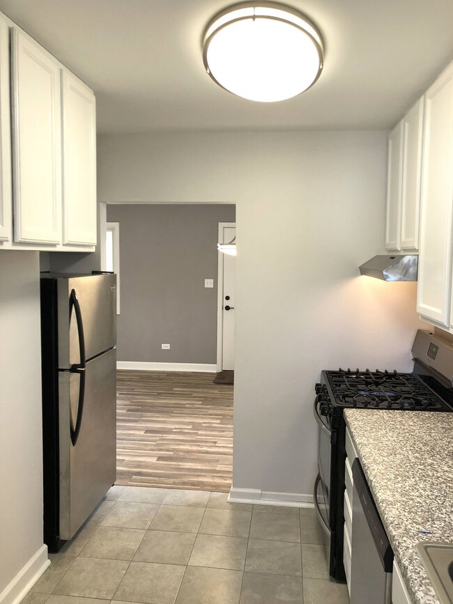 1902 Delaware Rd, Waukegan, IL 60087 - photo 5