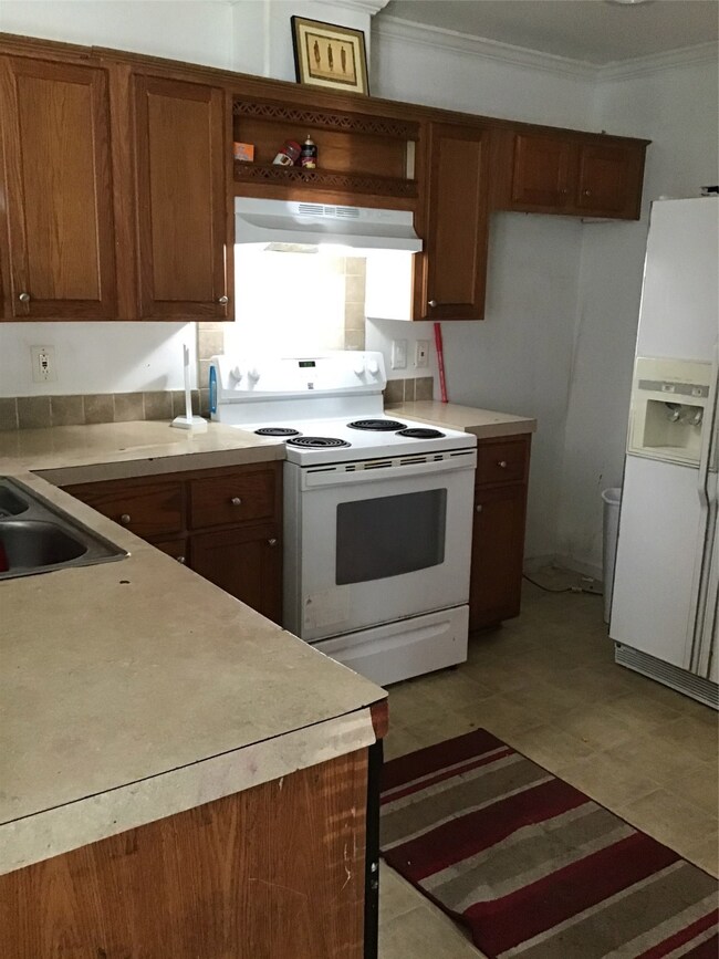 6810 Covington Dr, Houston, TX 77091 - photo 3