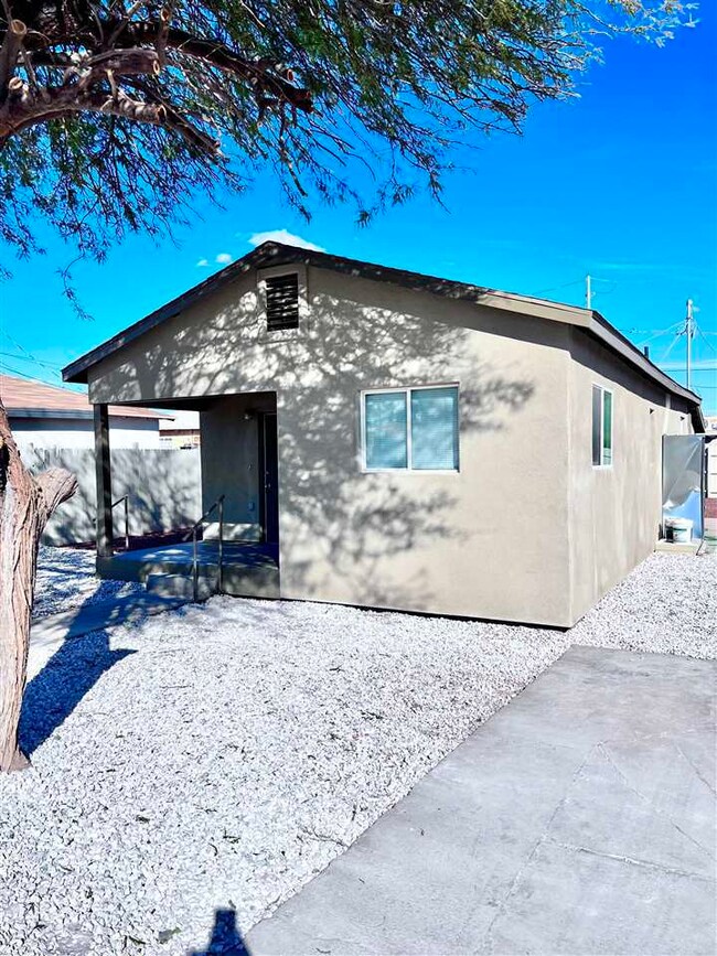 175 N 13th Ave, Yuma, AZ 85364 - photo 2