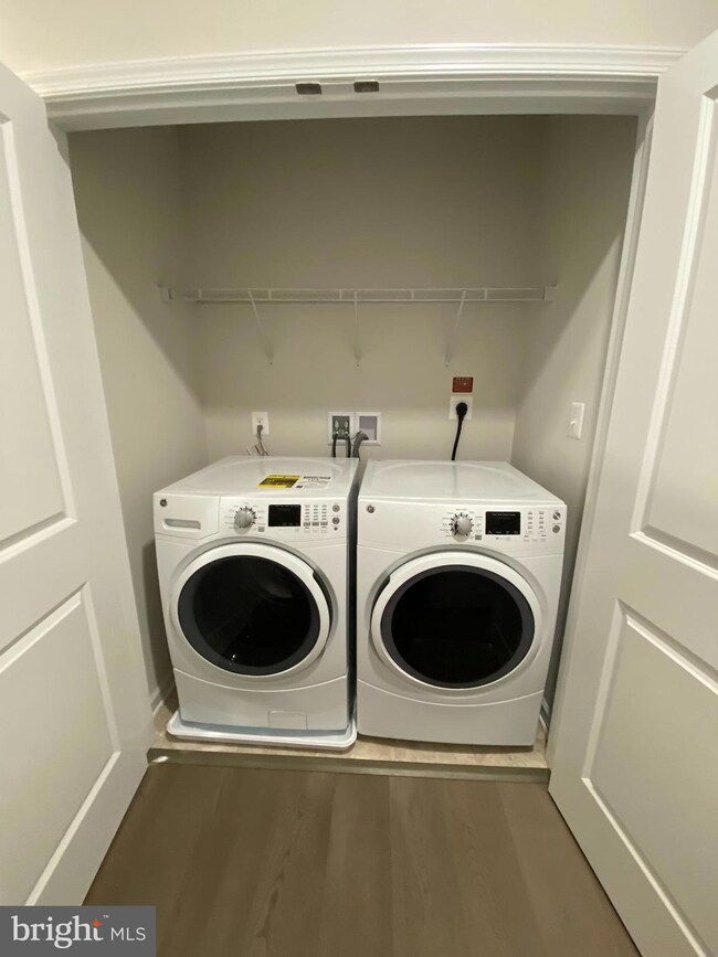 23215 Milltown Knoll Square unit 102, Ashburn, VA 20148 - photo 6