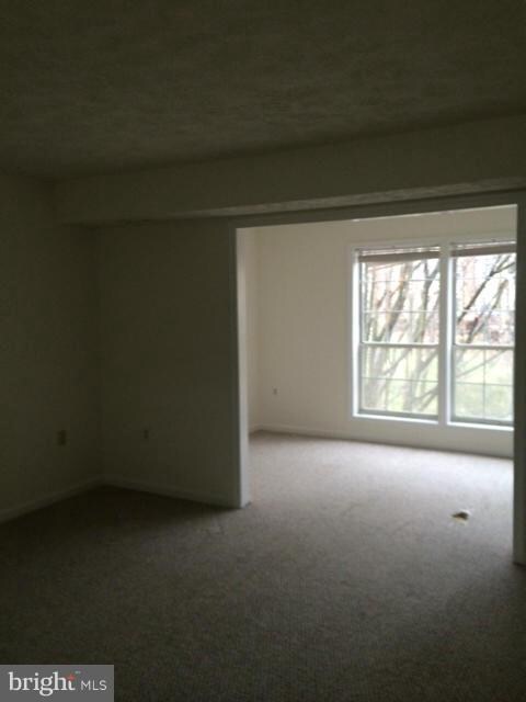 11984 Cardamom Dr, Woodbridge, VA 22192 - photo 5