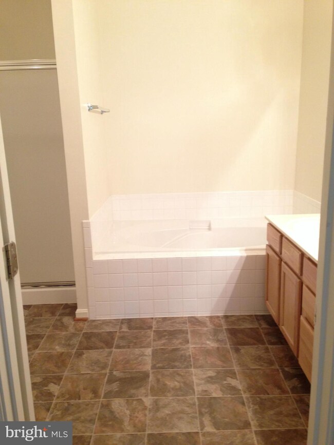 7102 Radford Dr, Fredericksburg, VA 22407 - photo 7