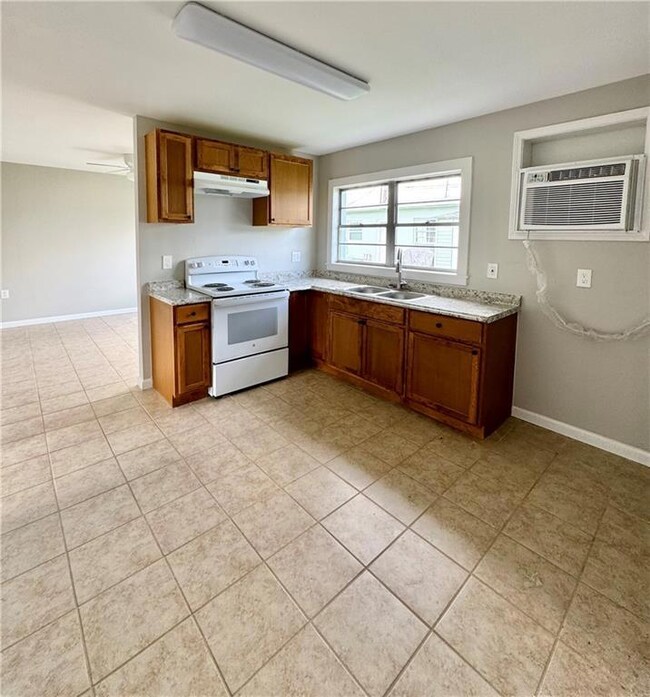 827 3rd St, Norco, LA 70079 - photo 3