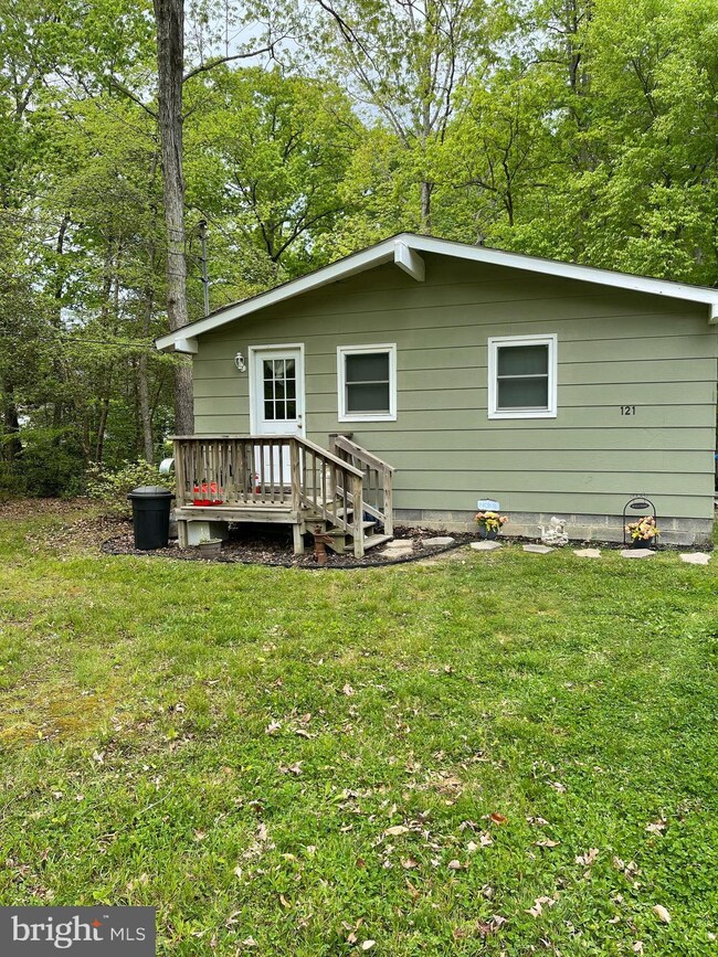 121 Placid Rd, Colonial Beach, VA 22443 - photo 4