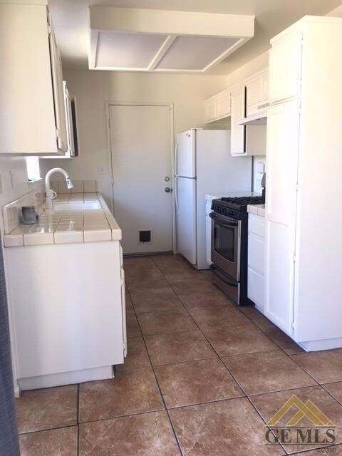 3425 Granite Ct, Rosamond, CA 93560 - photo 6