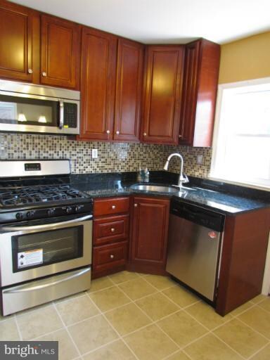 6205 Pioneer Dr, Baltimore, MD 21214 - photo 4