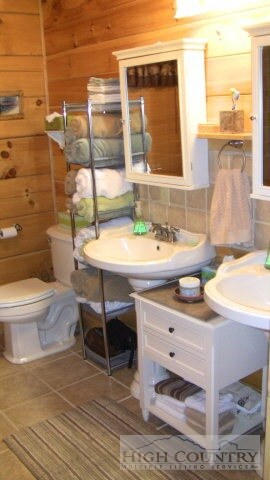MAIN MASTER BATH