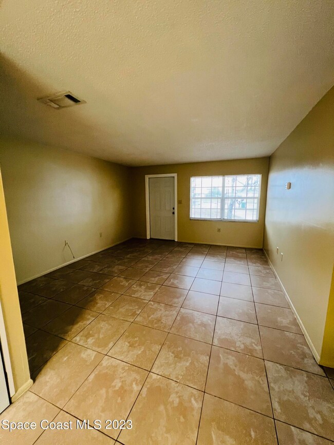 2487 Saturn Ct, Cocoa, FL 32926 - photo 4