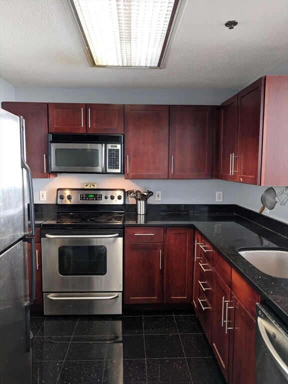 Glass Factory Condominiums unit 616, Cambridge, MA 02141 - photo 4