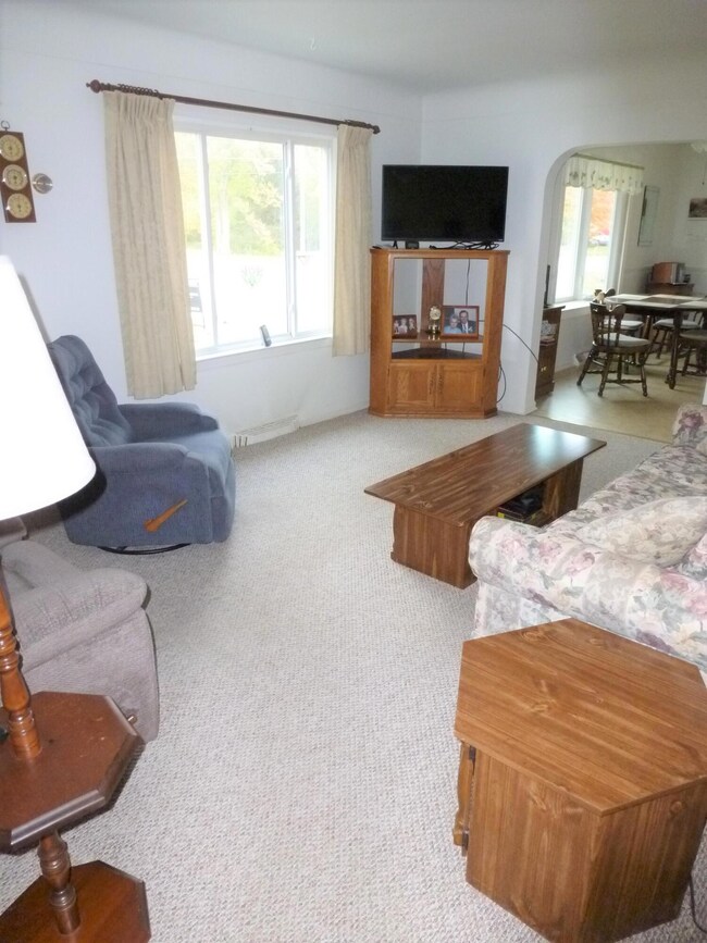 Opposite view Living Room