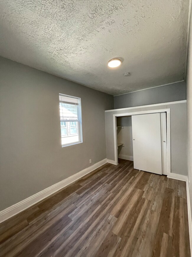 2432 Delaware St, Anderson, IN 46016 - photo 7