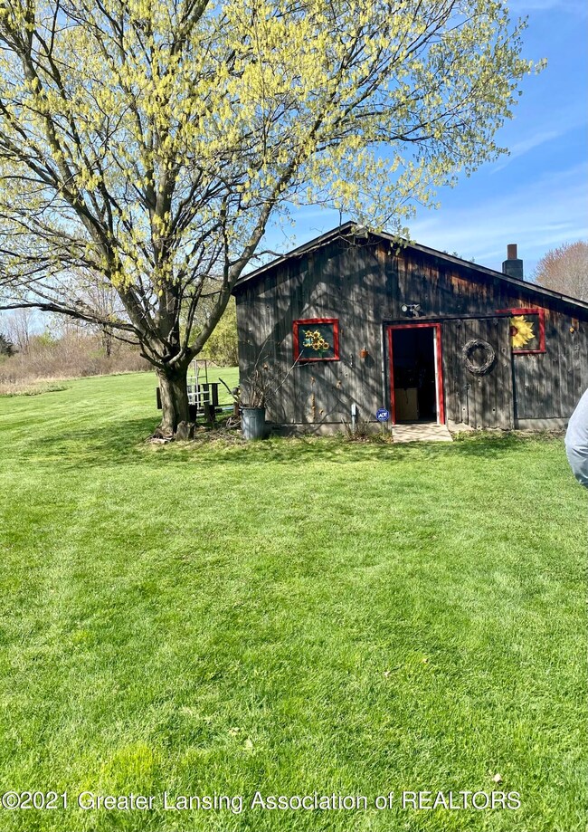15100 Grove barn
