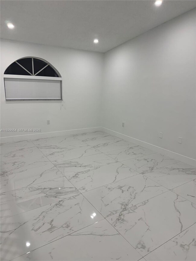 7698 W 34th Ln unit 10202, Hialeah, FL 33018 - photo 3