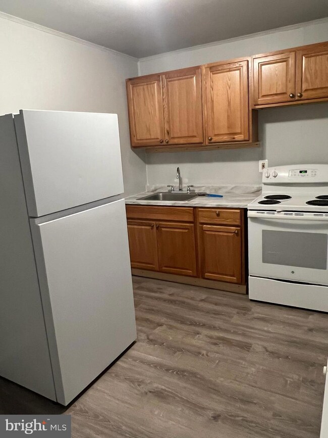 1021 W Washington 1007-1021 St unit 1, Hagerstown, MD 21740 - photo 4