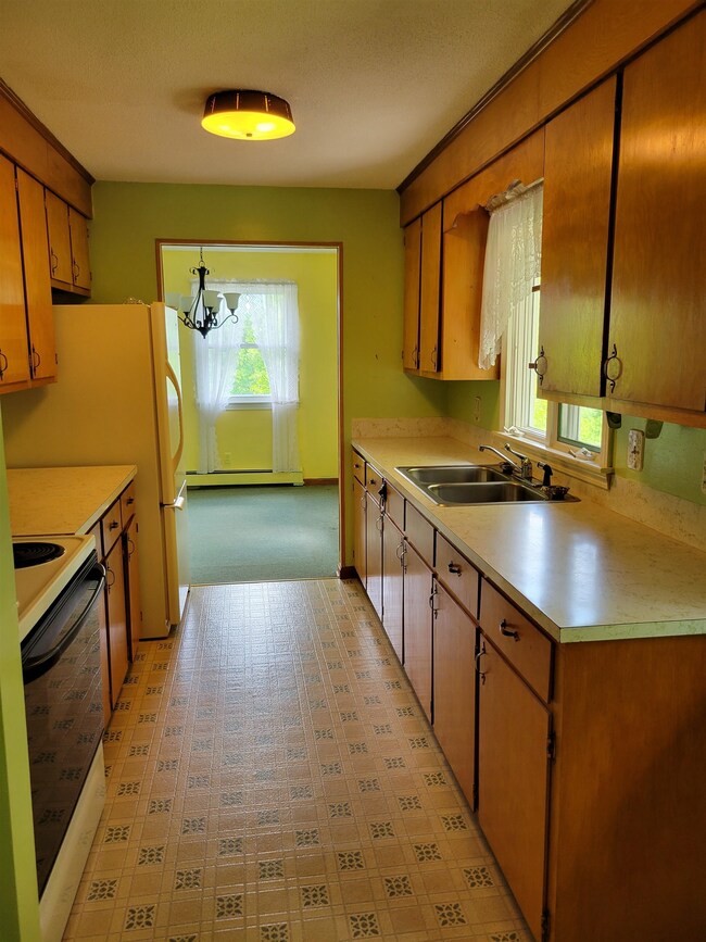 91 Springfarm Rd, Claremont, NH 03743 - photo 5