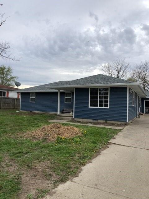 712 N 12th St, Elwood, IN 46036 - photo 2