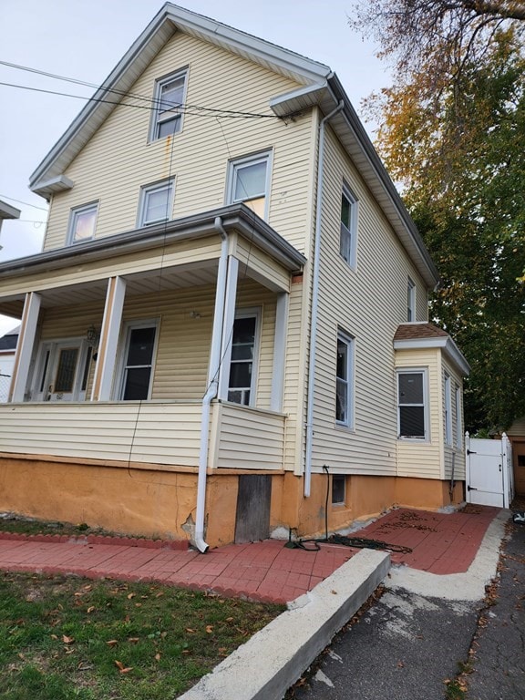 62 Nichols St, Everett, MA 02149 - photo 3