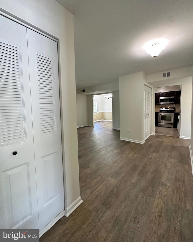 10630 Provincial Dr unit F, Manassas, VA 20109 - photo 6