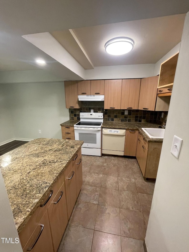 7124 Longstreet Dr unit C, Raleigh, NC 27615 - photo 5