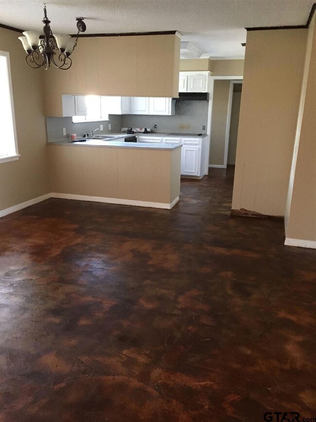 1826 1826 Yosemite, Tyler, TX 75703 - photo 3