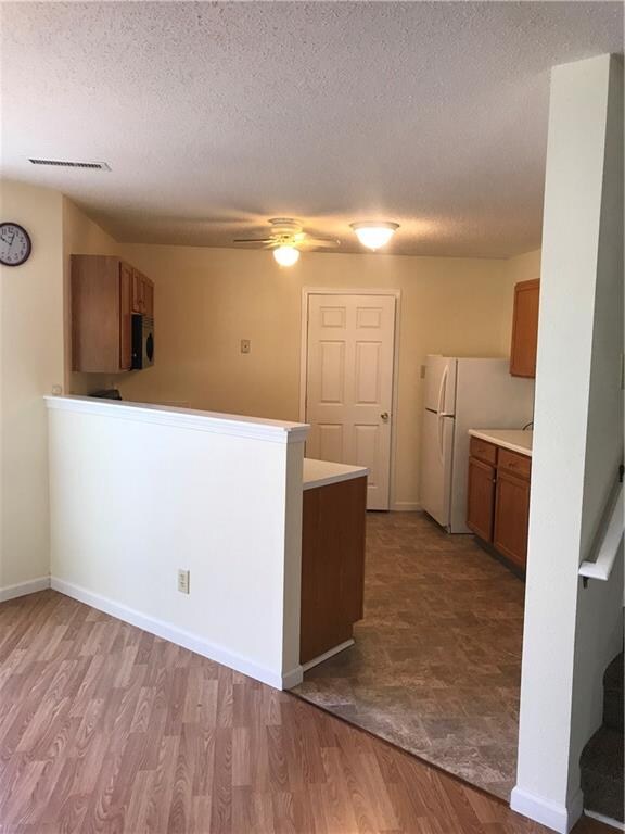 10315 Lothbury Cir, Fishers, IN 46037 - photo 2