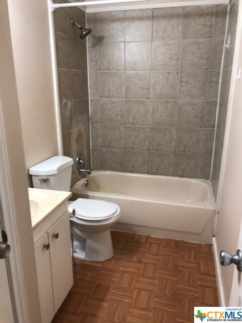 958 E Pine St, Seguin, TX 78155 - photo 4